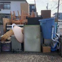 春日井市で引っ越しゴミの回収作業