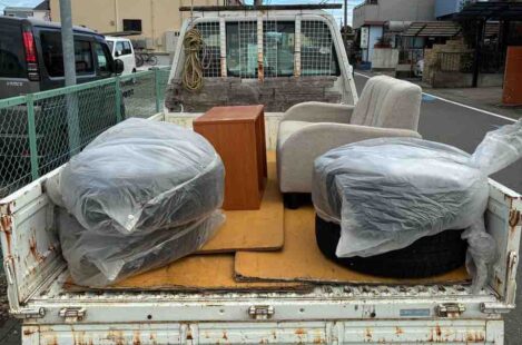 春日井市でタイヤとソファ回収のご依頼