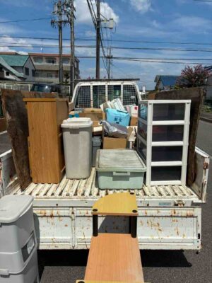春日井市で行った家具と衣装ケースなどの不用品回収事例